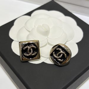 𝑪𝒉𝒂𝒏𝒆 * 26C New Model: Gold Double C with Black Enamel, Asymmetrical Earrings.