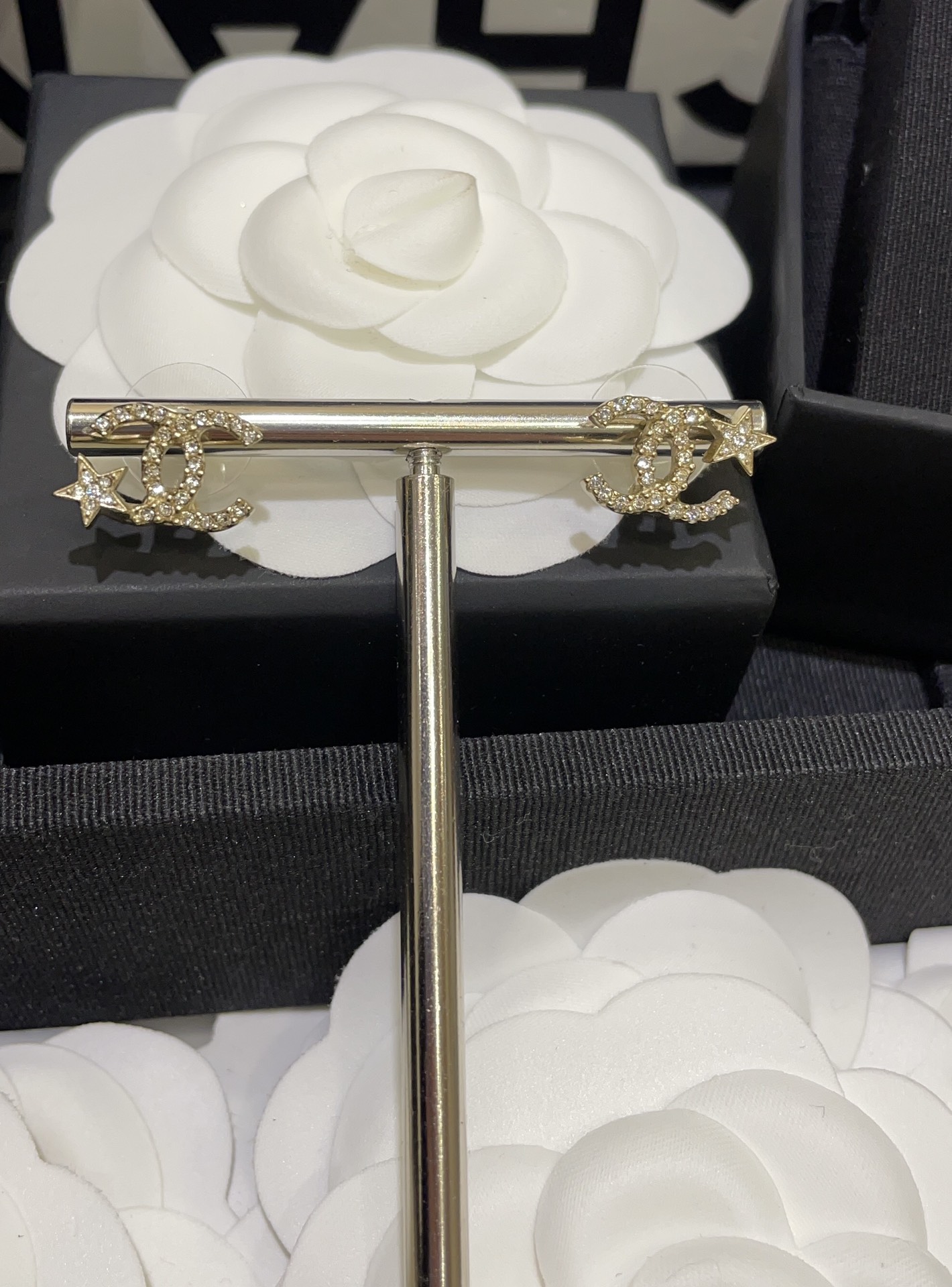 wsxc1783381513775_1 ๐ช๐๐๐๐* New 22S model: light gold water-crystal double C star earrings. - ๅพ็ 8