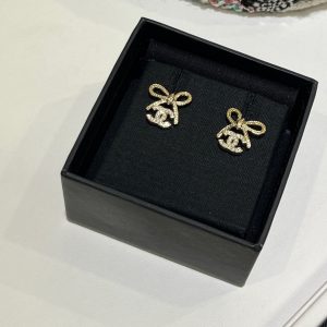 𝑪𝒉𝒂𝒏𝒆 * 25K New Light Gold Floral Bow with Full Diamonds and Double C Ear Studs.