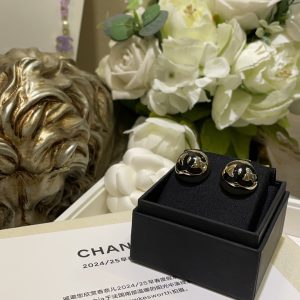 𝑪𝒉𝒂𝒏𝒆 * 25C New Black Enamel Double C Semi-Circular Ball Button with Gold Earrings