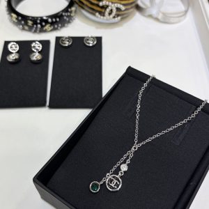 𝑪𝒉𝒂𝒏𝒆 * 26A New Silver Double C with Black Button Crystal Double Pendant Necklace