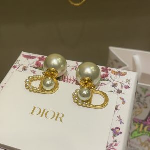 𝐃𝐢𝐨 * Golden Millet Bead CD-shaped Letter Pearl Double-ball Earrings.