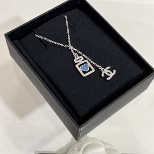 𝑪𝒉𝒂𝒏𝒆 * 25P New Model: Blue Heart with Silver Accents and Full Diamonds – Double C Perfume Bottle Necklace.