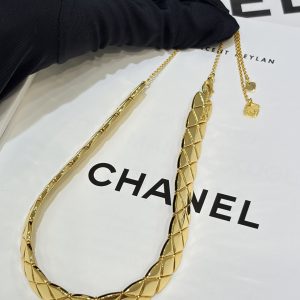𝑪𝒉𝒂𝒏𝒆 * New Coco Crush Lace-Pattern Gold Mini Necklace Choker.