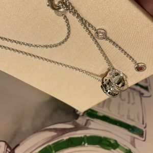 𝐵𝑣𝑙𝑔𝑎𝑟* New Charity Little Red Person Silver Necklace.