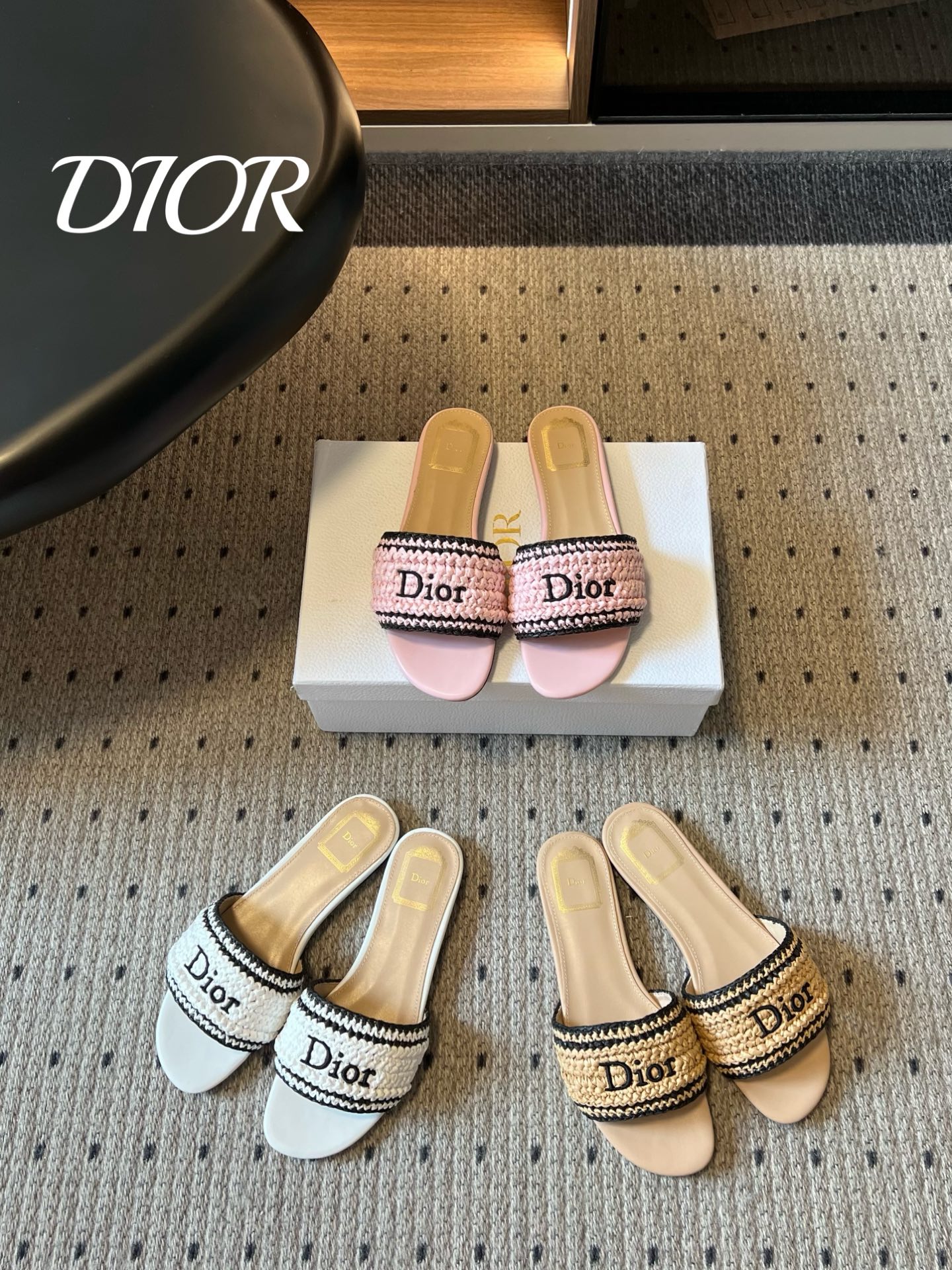 wsxc1783703550313_0 Dio*26ss summer new collection of straw flat sandals with a single strap.