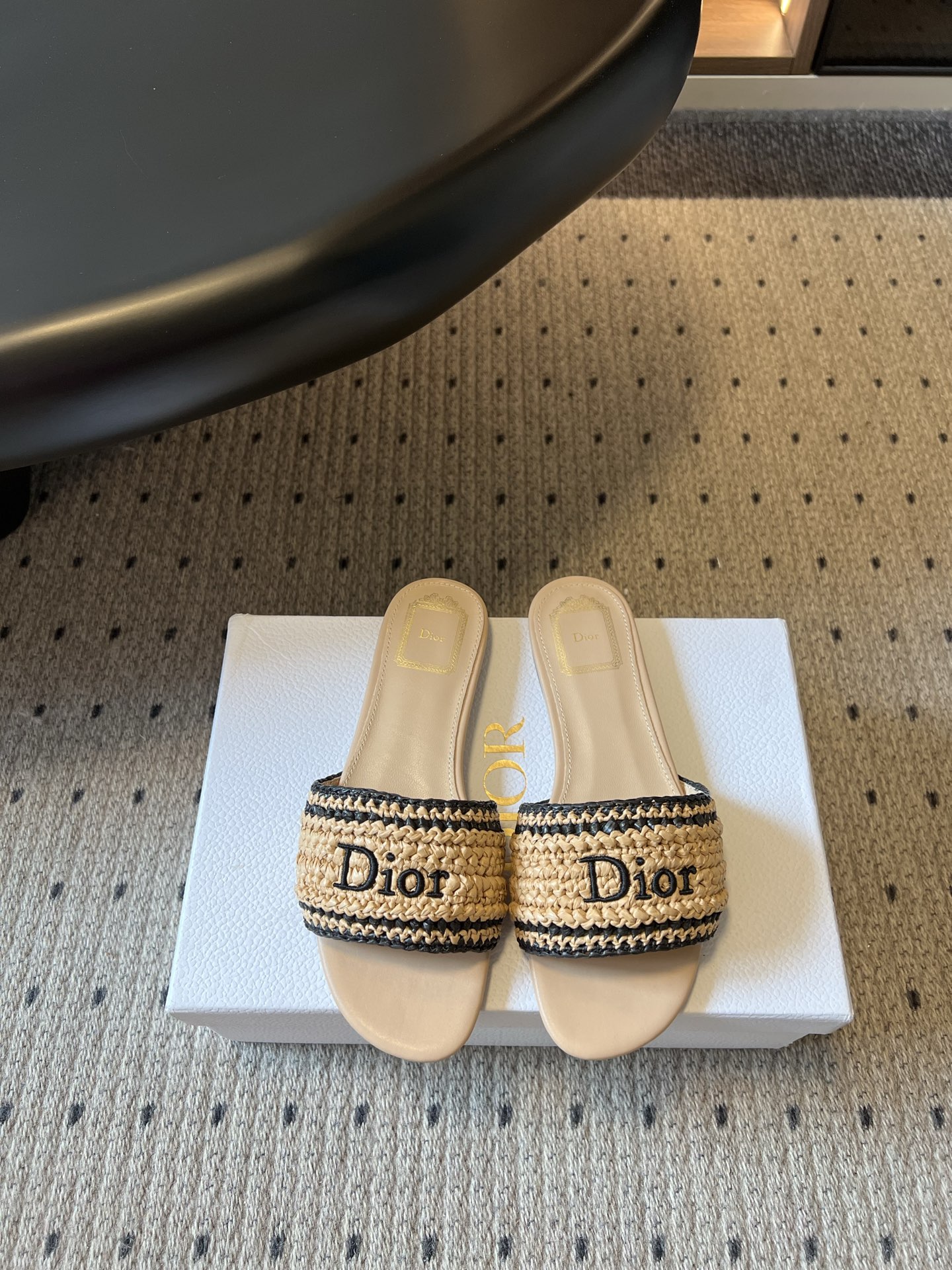 wsxc1783703553667_0 Dio*26ss summer new collection of straw flat sandals with a single strap. - 图片 20