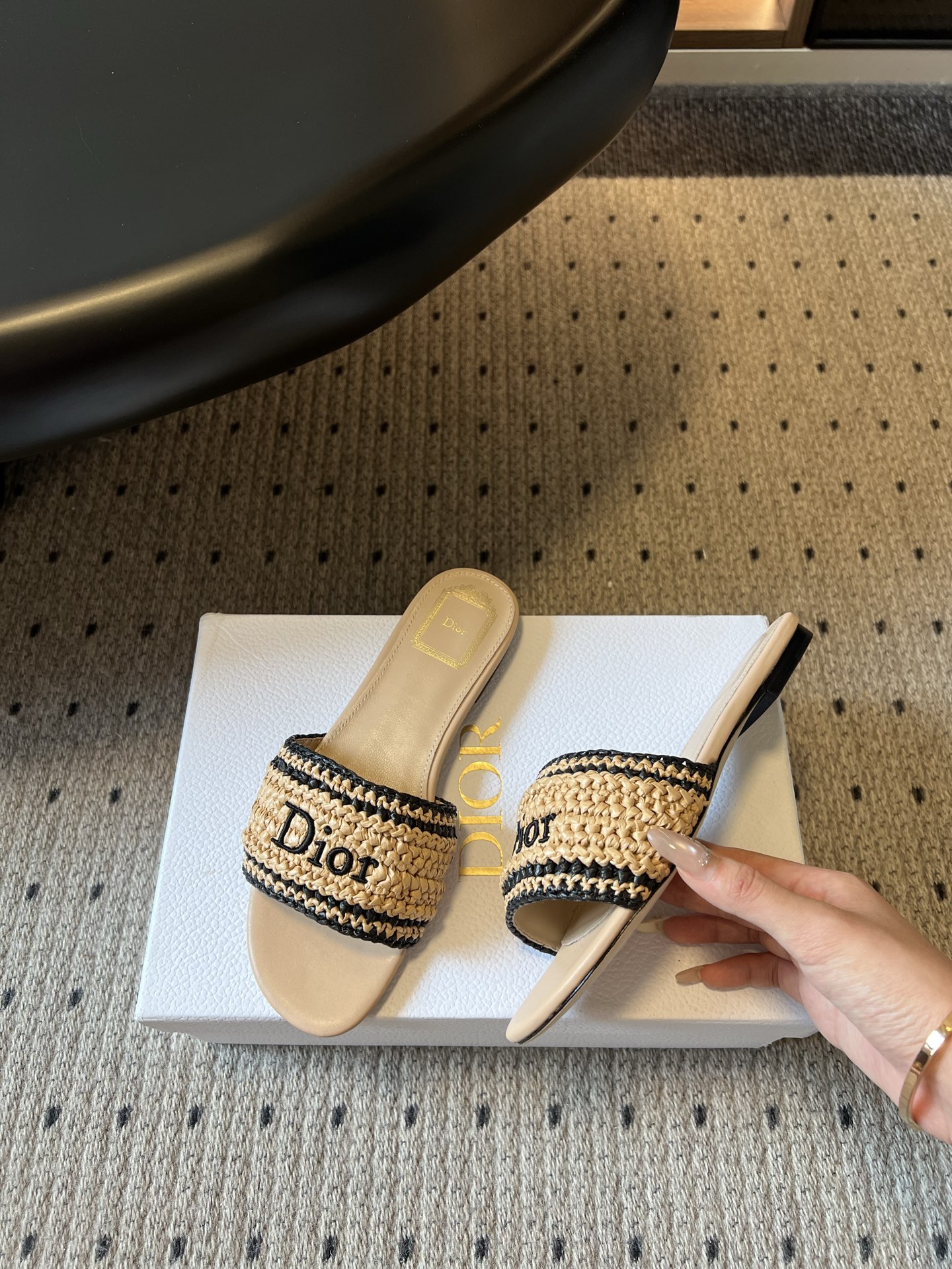 wsxc1783703553667_3 Dio*26ss summer new collection of straw flat sandals with a single strap. - 图片 26