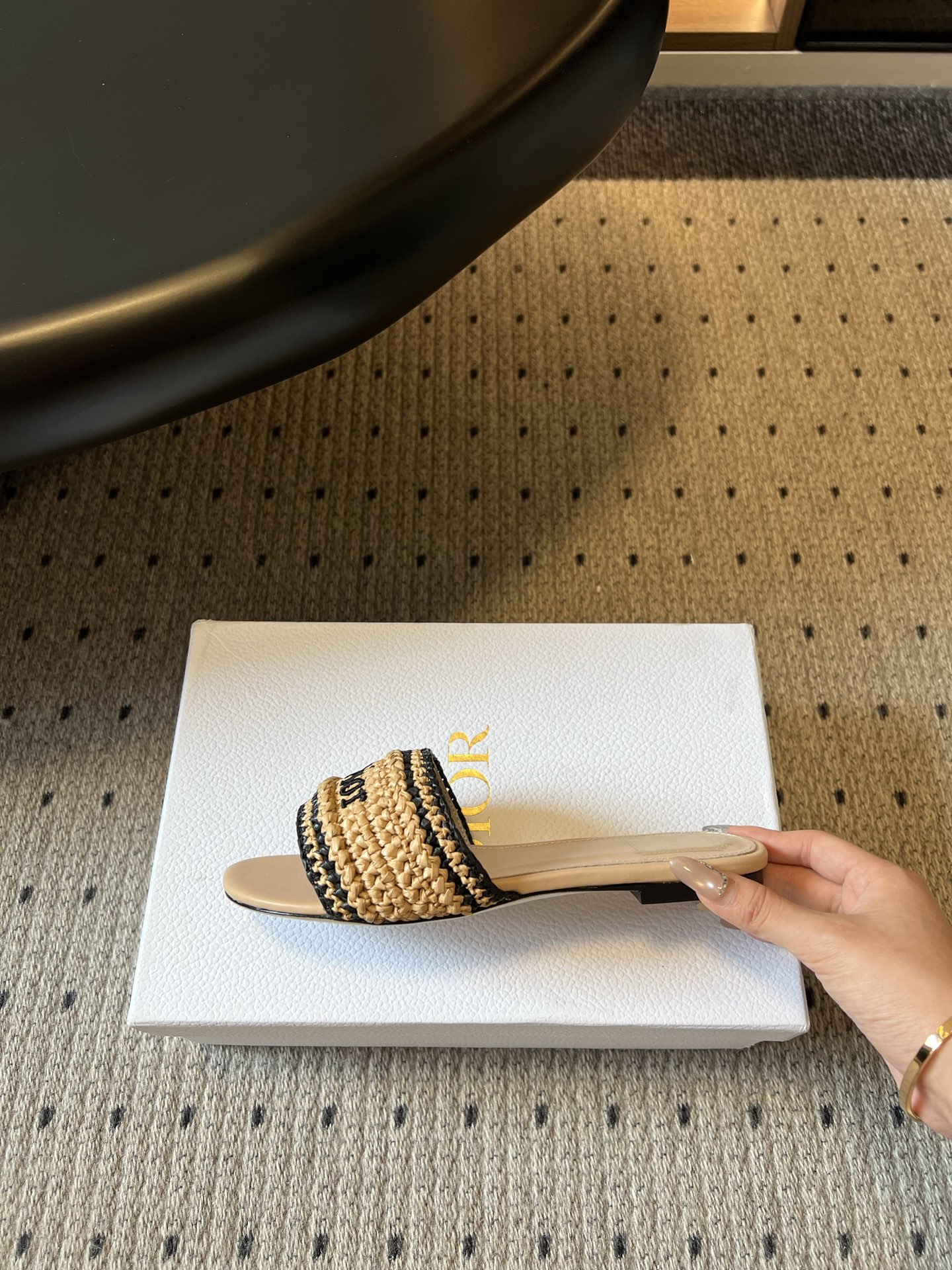 wsxc1783703553667_4 Dio*26ss summer new collection of straw flat sandals with a single strap. - 图片 25