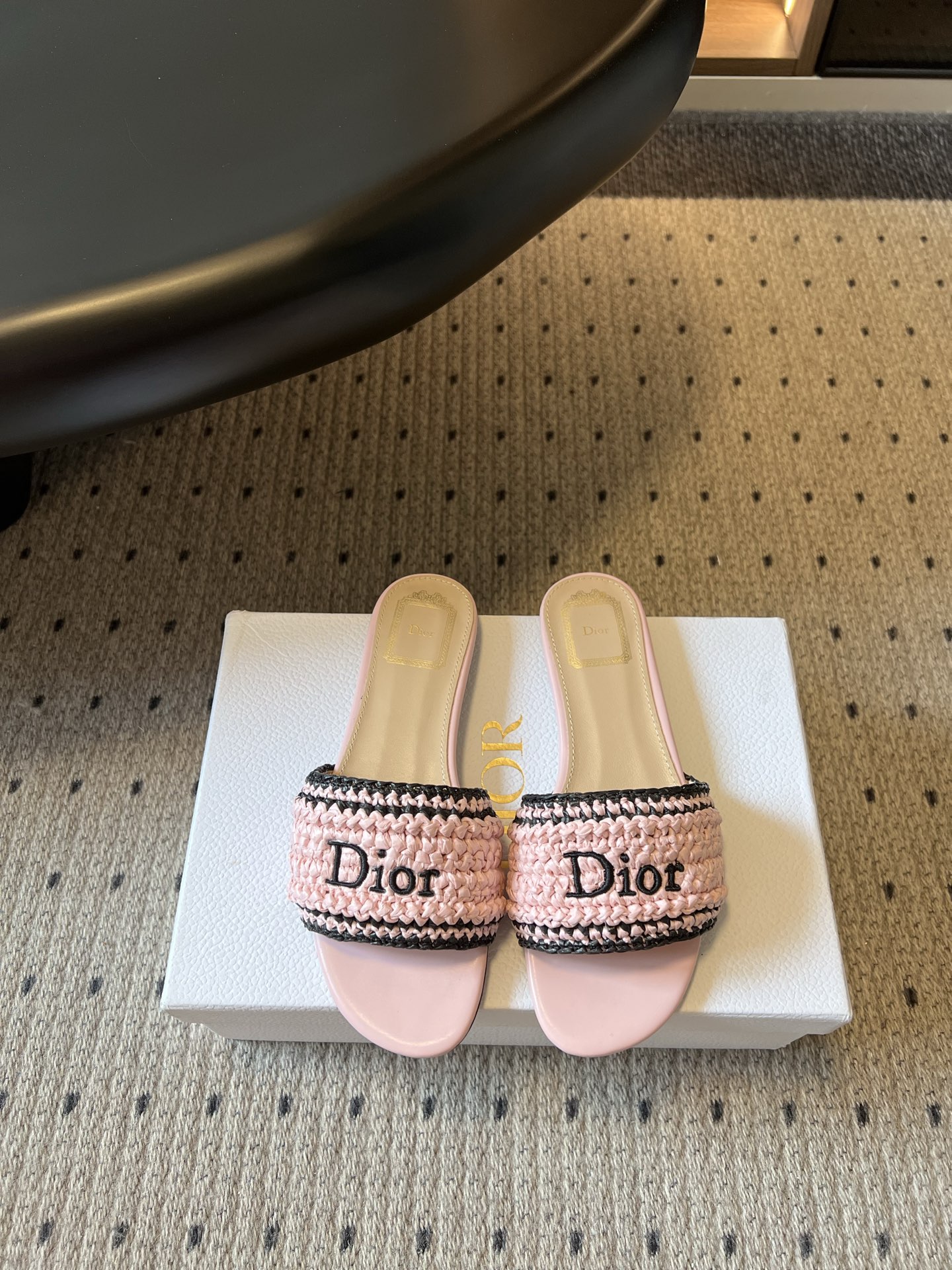 wsxc1783703554914_0 Dio*26ss summer new collection of straw flat sandals with a single strap. - 图片 11