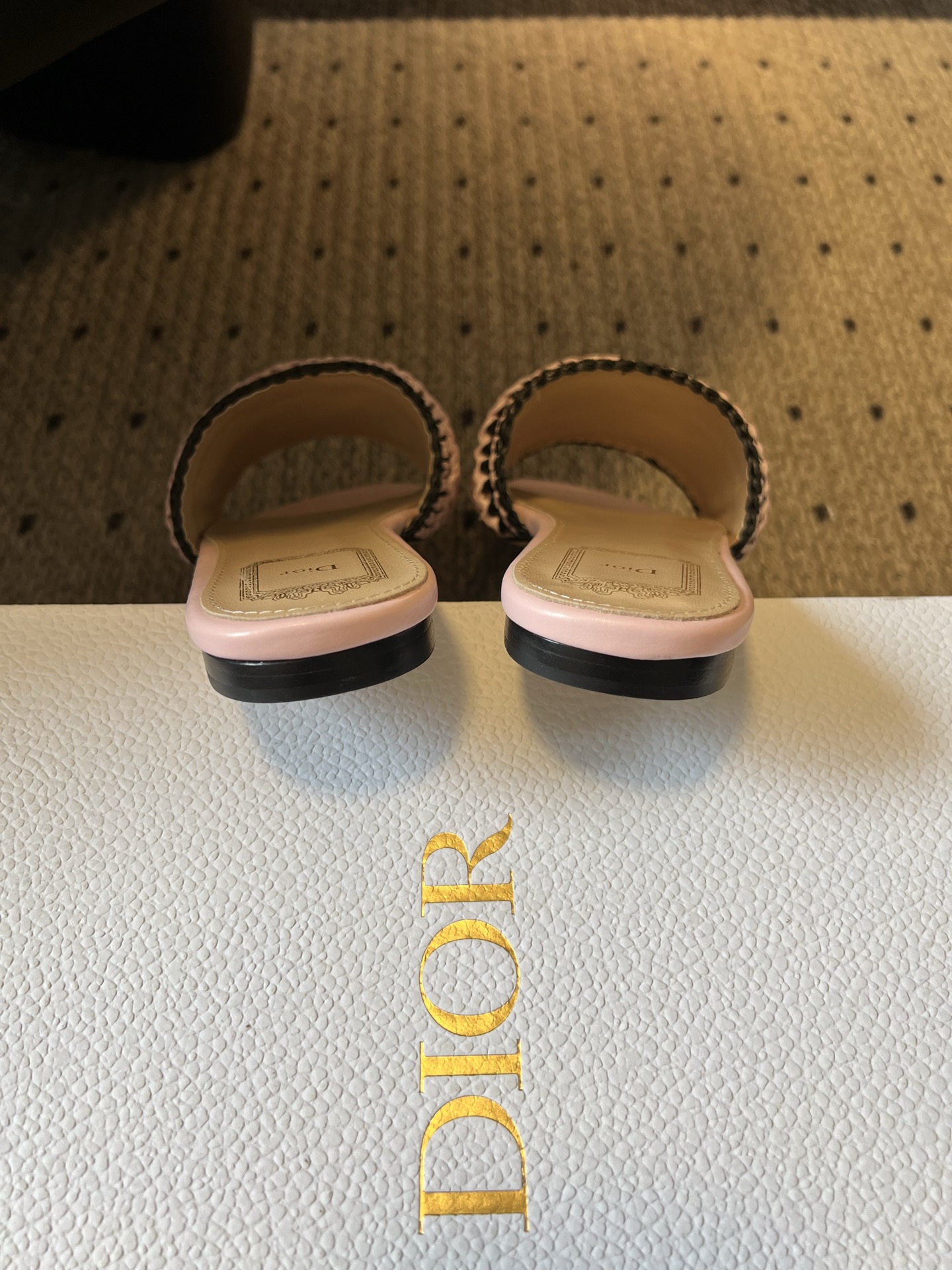 wsxc1783703554914_8 Dio*26ss summer new collection of straw flat sandals with a single strap. - 图片 12