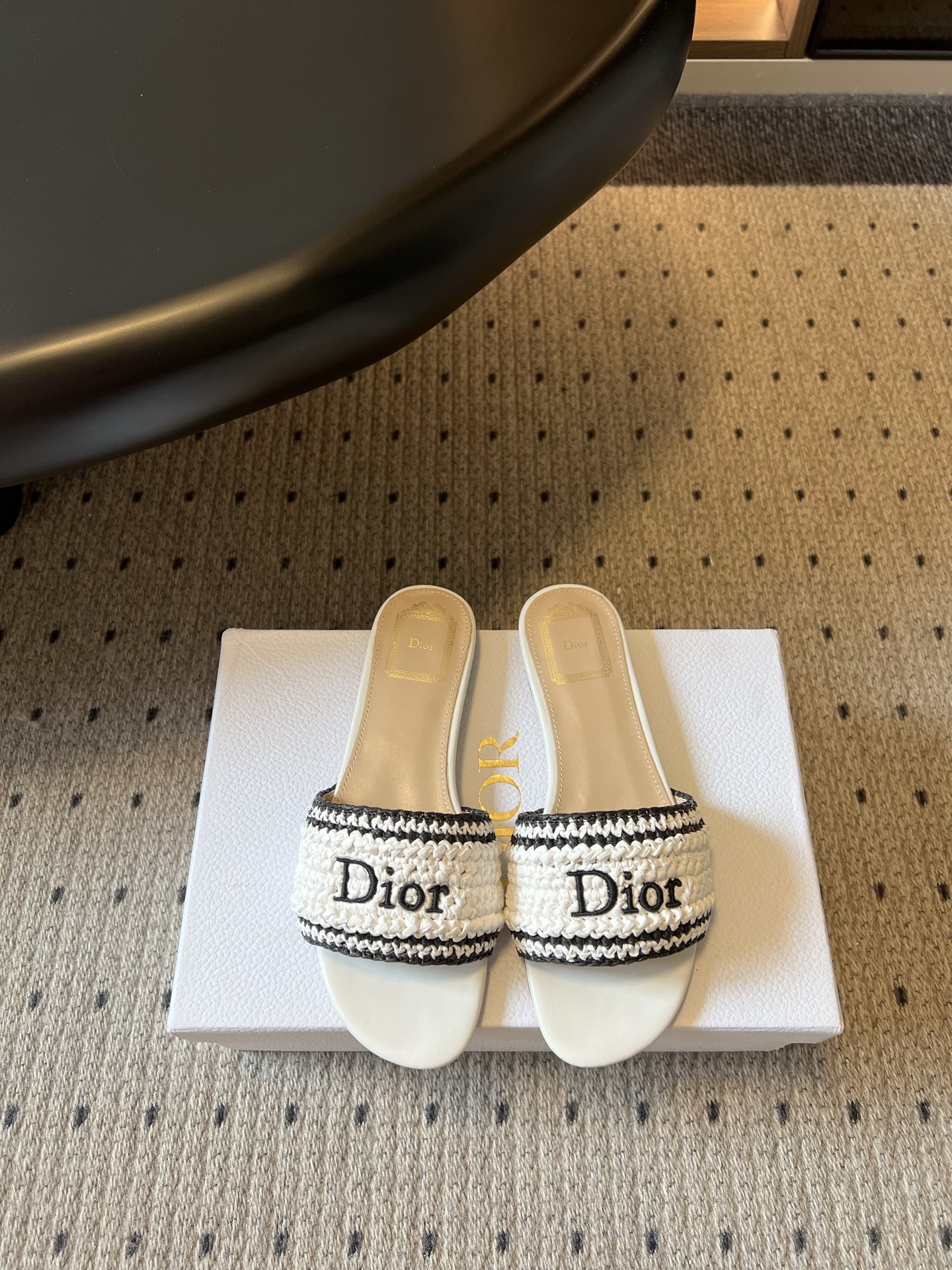 wsxc1783703556015_0 Dio*26ss summer new collection of straw flat sandals with a single strap. - 图片 2