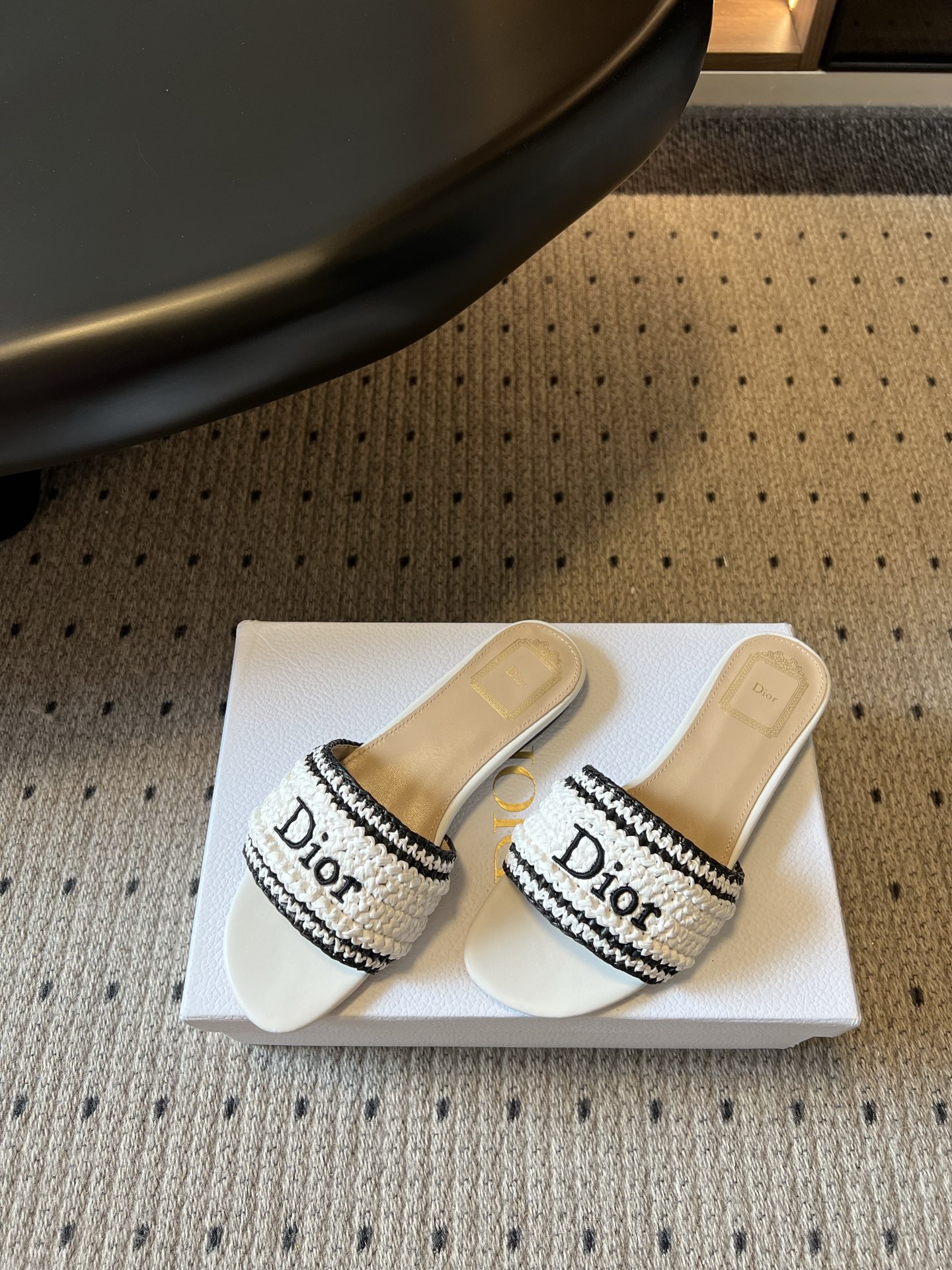wsxc1783703556015_1 Dio*26ss summer new collection of straw flat sandals with a single strap. - 图片 10