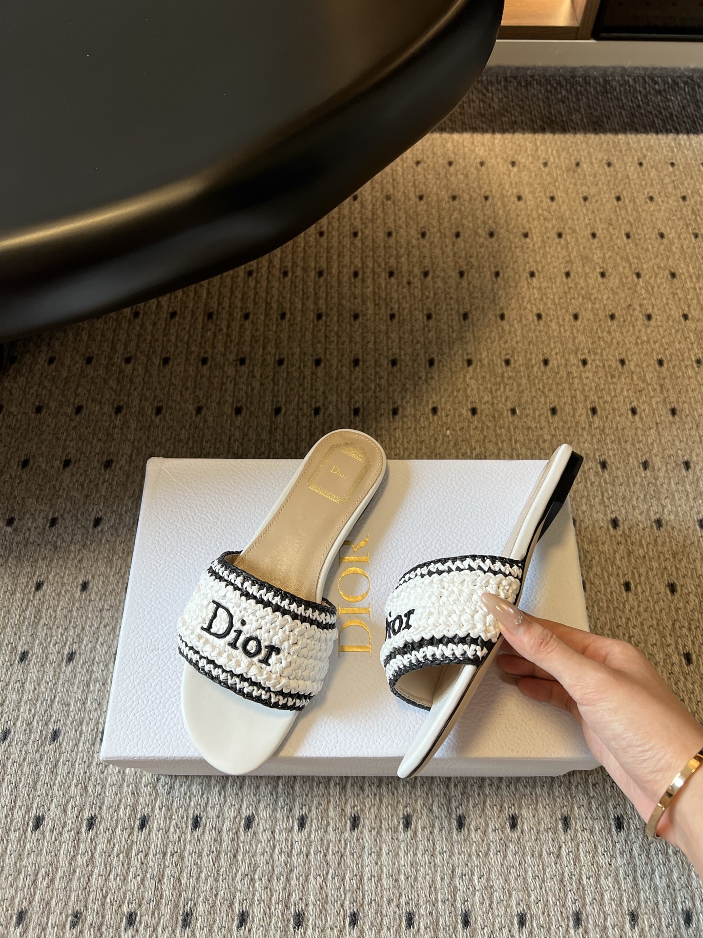 wsxc1783703556015_3 Dio*26ss summer new collection of straw flat sandals with a single strap. - 图片 8