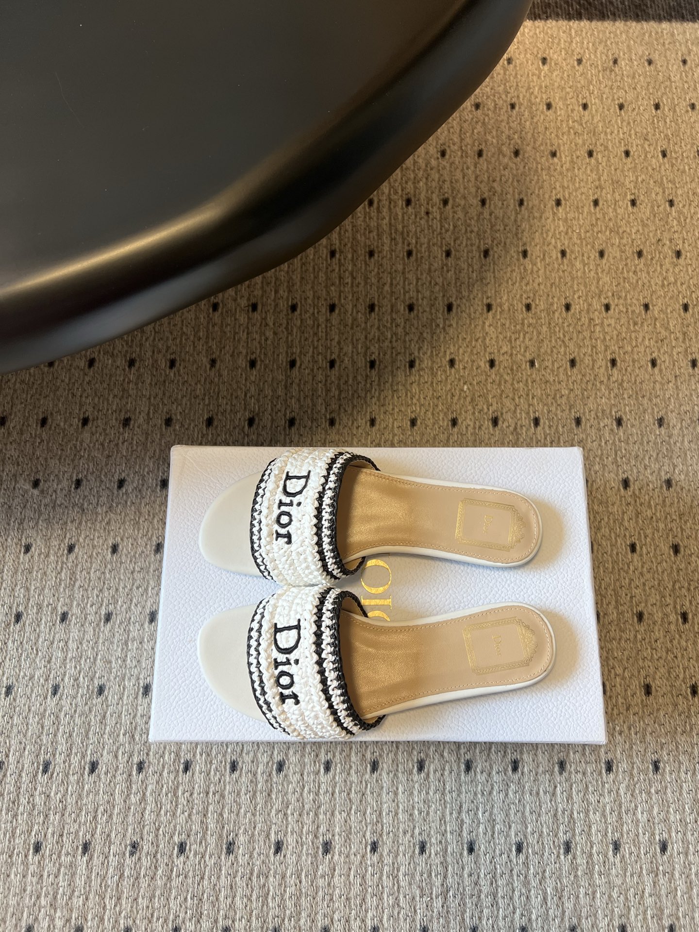 wsxc1783703556015_5 Dio*26ss summer new collection of straw flat sandals with a single strap. - 图片 6