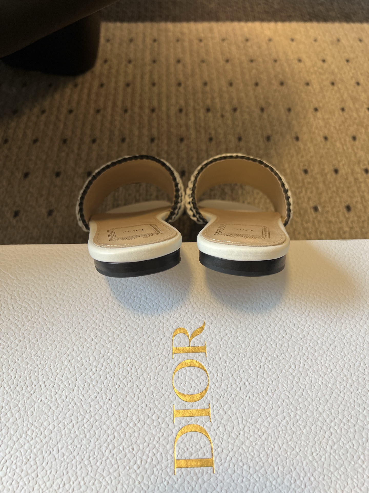 wsxc1783703556015_8 Dio*26ss summer new collection of straw flat sandals with a single strap. - 图片 3