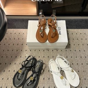 Celin*26ss Summer New Collection: French-style metal buckle open-toe flat sandals.