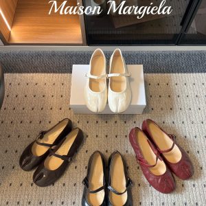 Maison Margiel*26ss Summer New Collection – Split Toe Mary Jane Shoes.