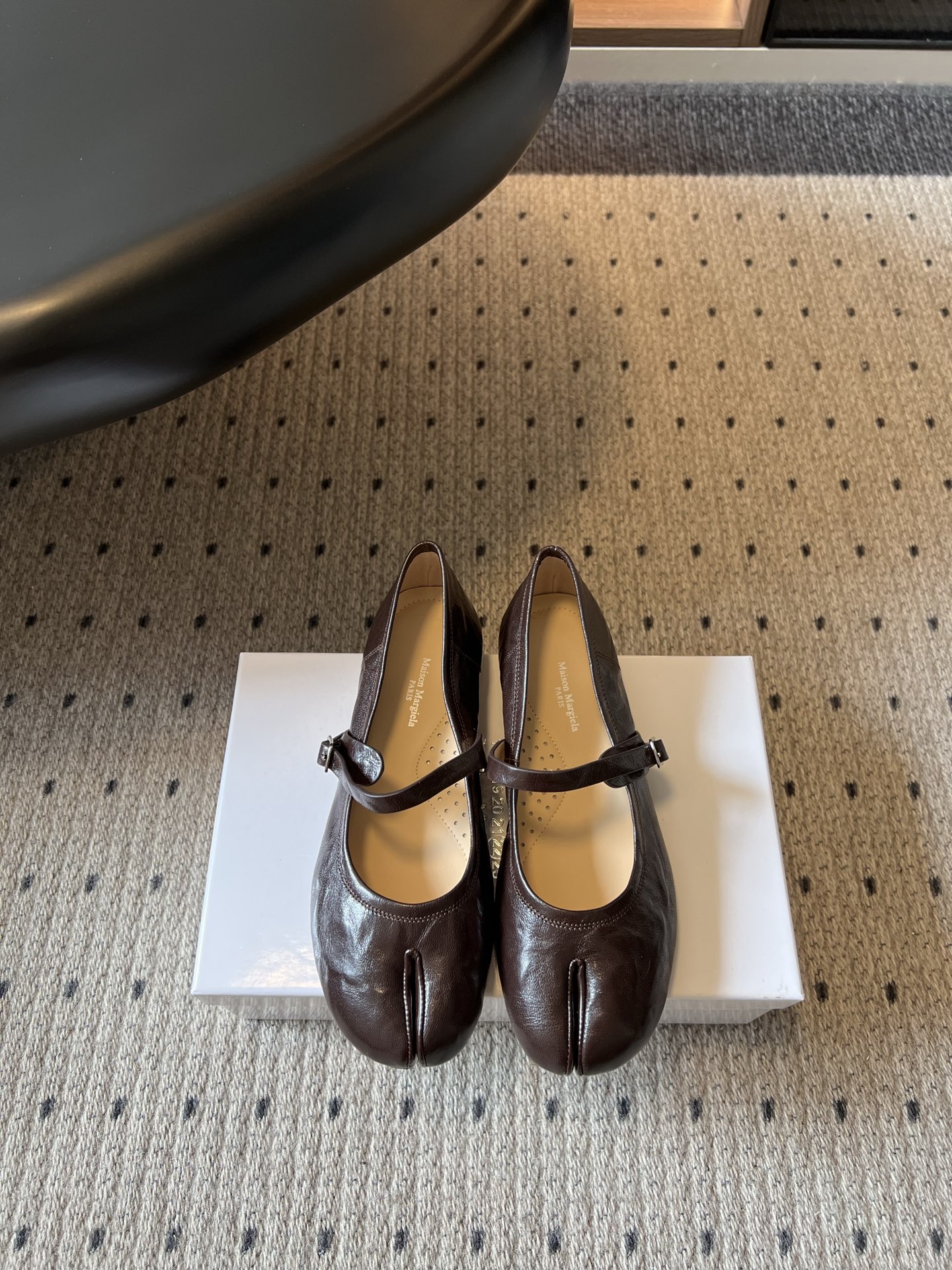 wsxc1783705111233_0 Maison Margiel*26ss Summer New Collection – Split Toe Mary Jane Shoes. - 图片 29