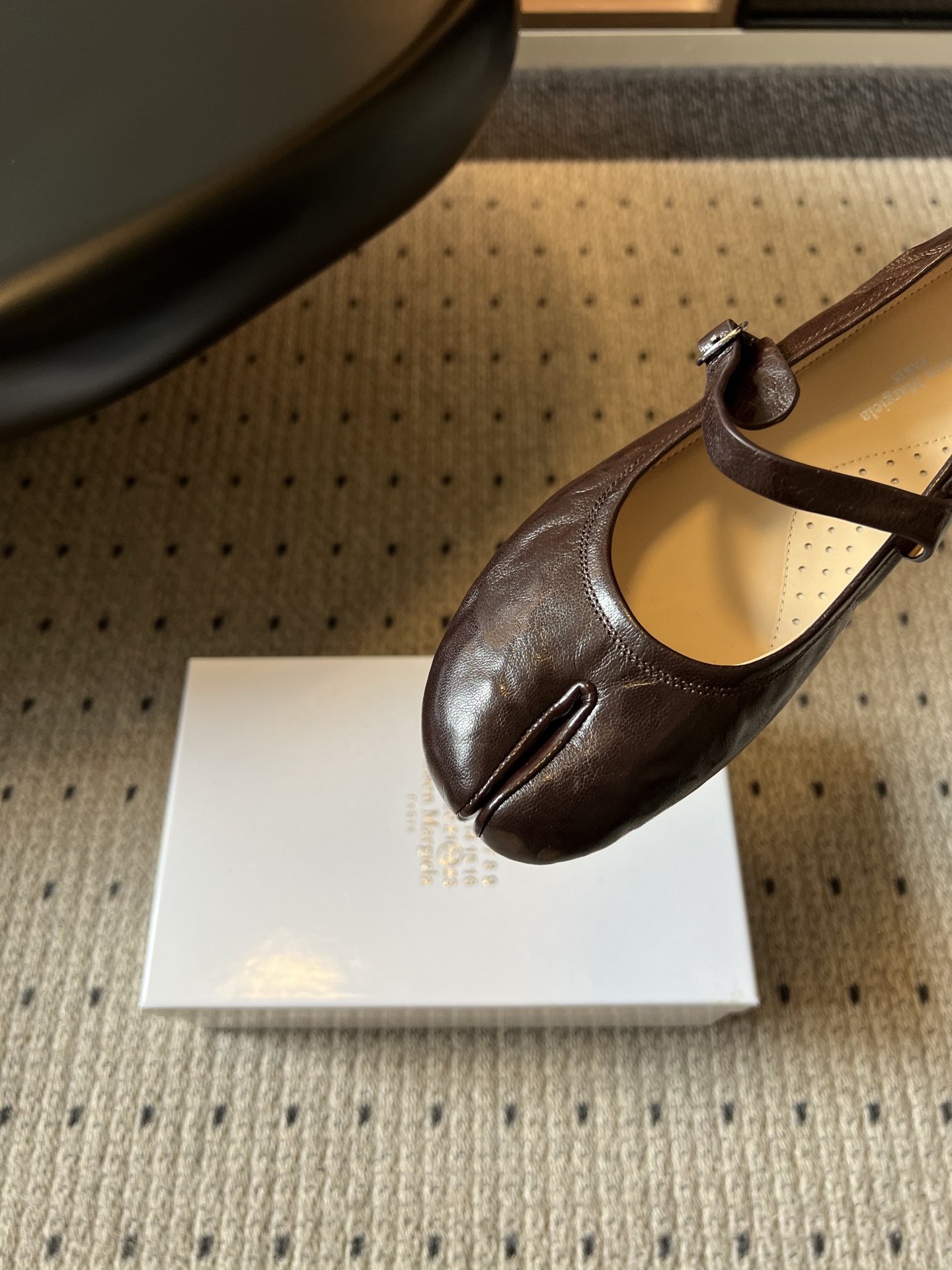 wsxc1783705111233_6 Maison Margiel*26ss Summer New Collection – Split Toe Mary Jane Shoes. - 图片 32