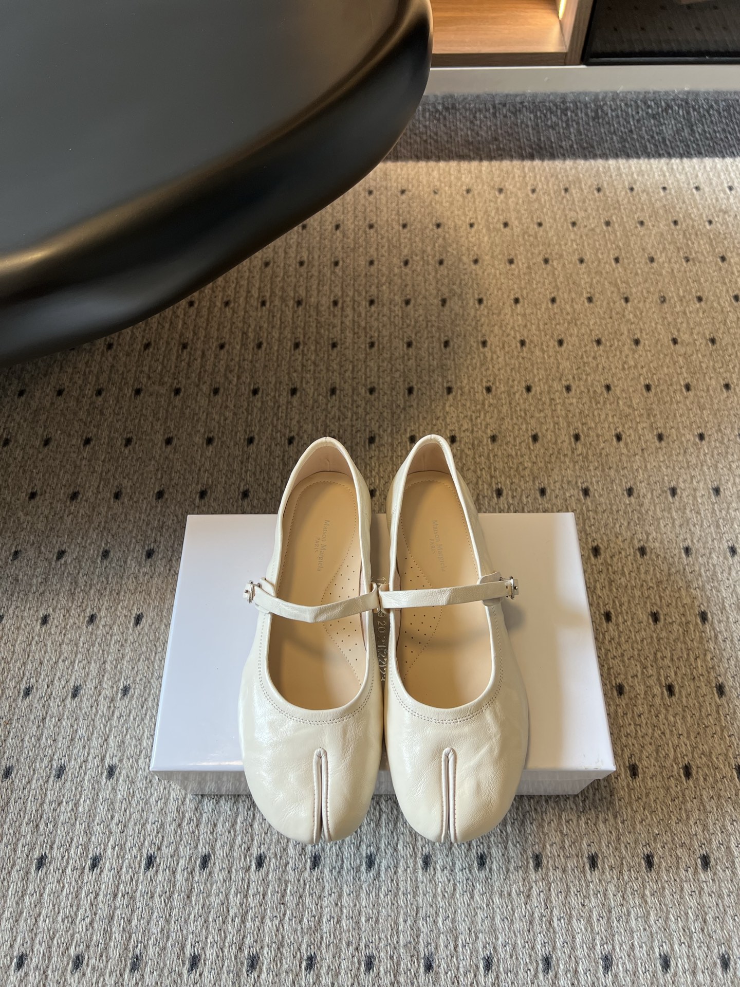 wsxc1783705112381_0 Maison Margiel*26ss Summer New Collection – Split Toe Mary Jane Shoes. - 图片 28