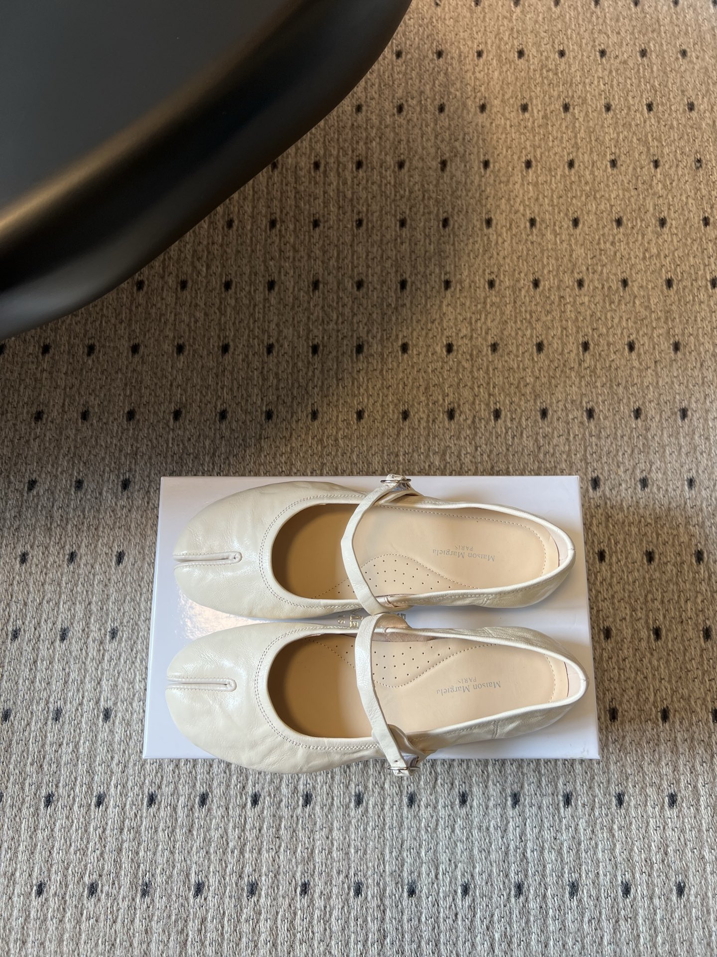 wsxc1783705112381_4 Maison Margiel*26ss Summer New Collection – Split Toe Mary Jane Shoes. - 图片 24