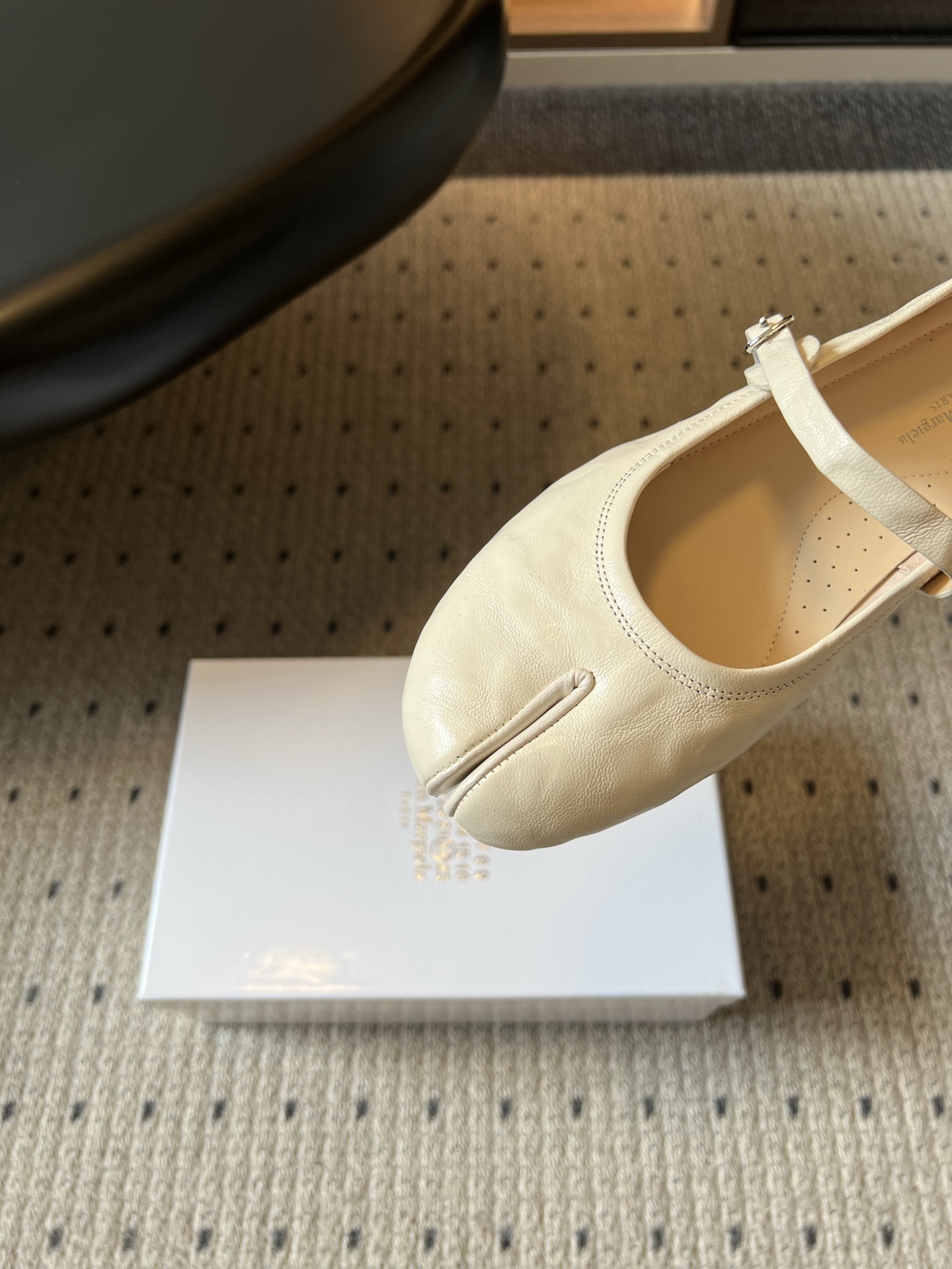 wsxc1783705112381_5 Maison Margiel*26ss Summer New Collection – Split Toe Mary Jane Shoes. - 图片 23