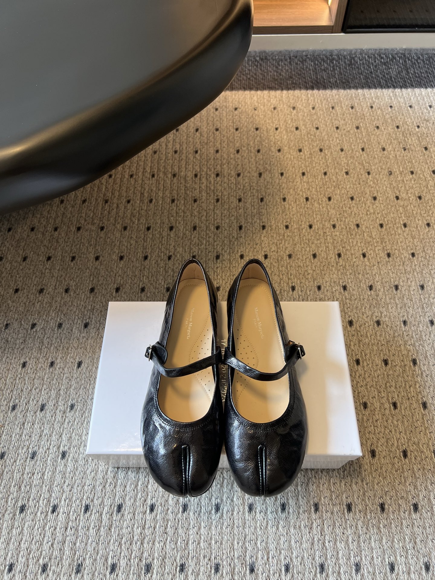 wsxc1783705113543_0 Maison Margiel*26ss Summer New Collection – Split Toe Mary Jane Shoes. - 图片 19