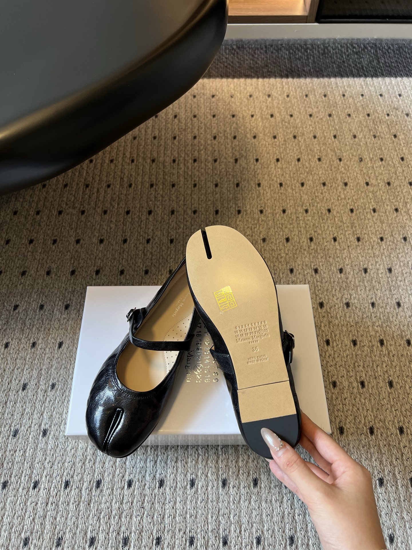 wsxc1783705113543_2 Maison Margiel*26ss Summer New Collection – Split Toe Mary Jane Shoes. - 图片 17