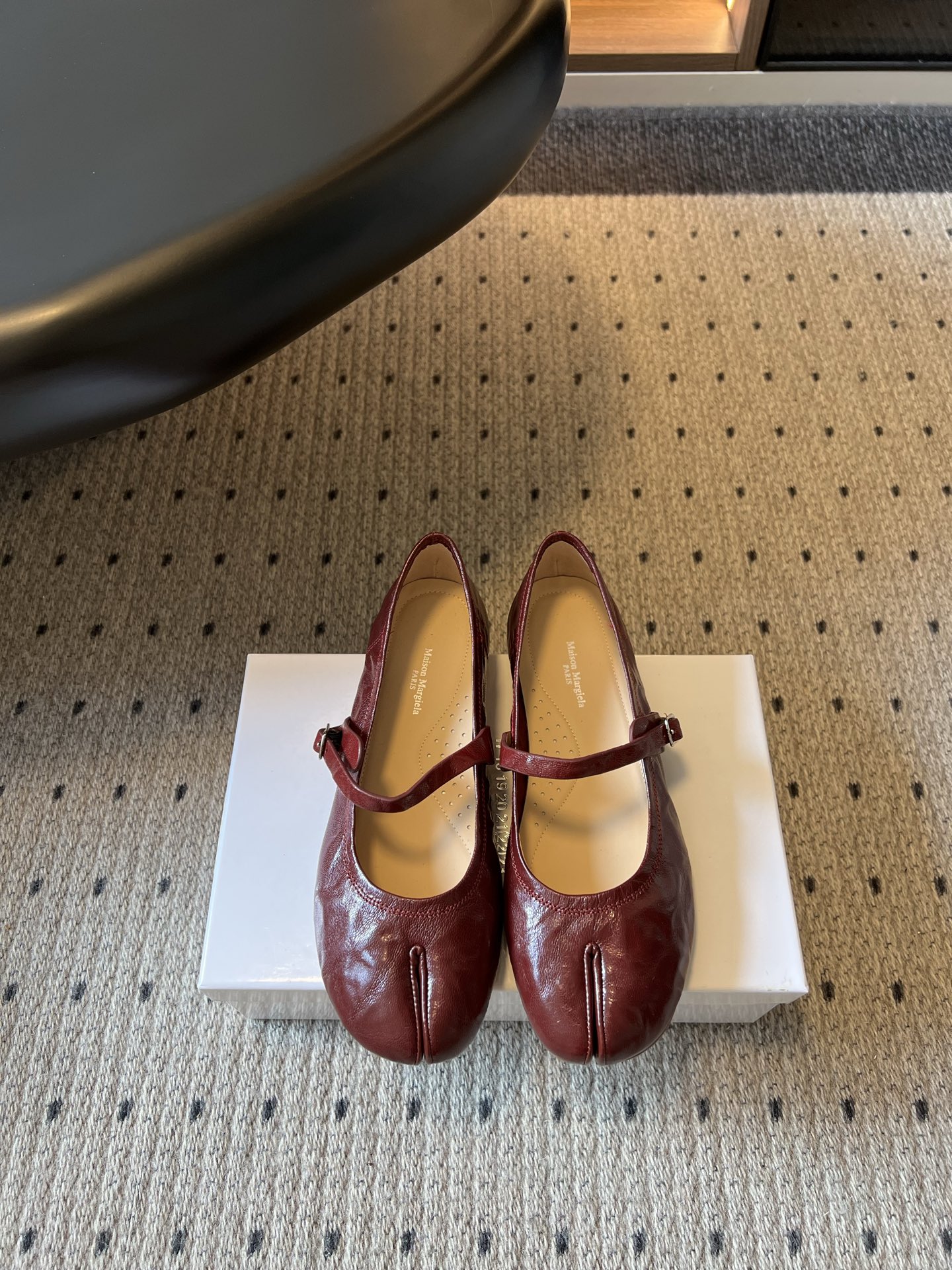 wsxc1783705115125_0 Maison Margiel*26ss Summer New Collection – Split Toe Mary Jane Shoes. - 图片 7