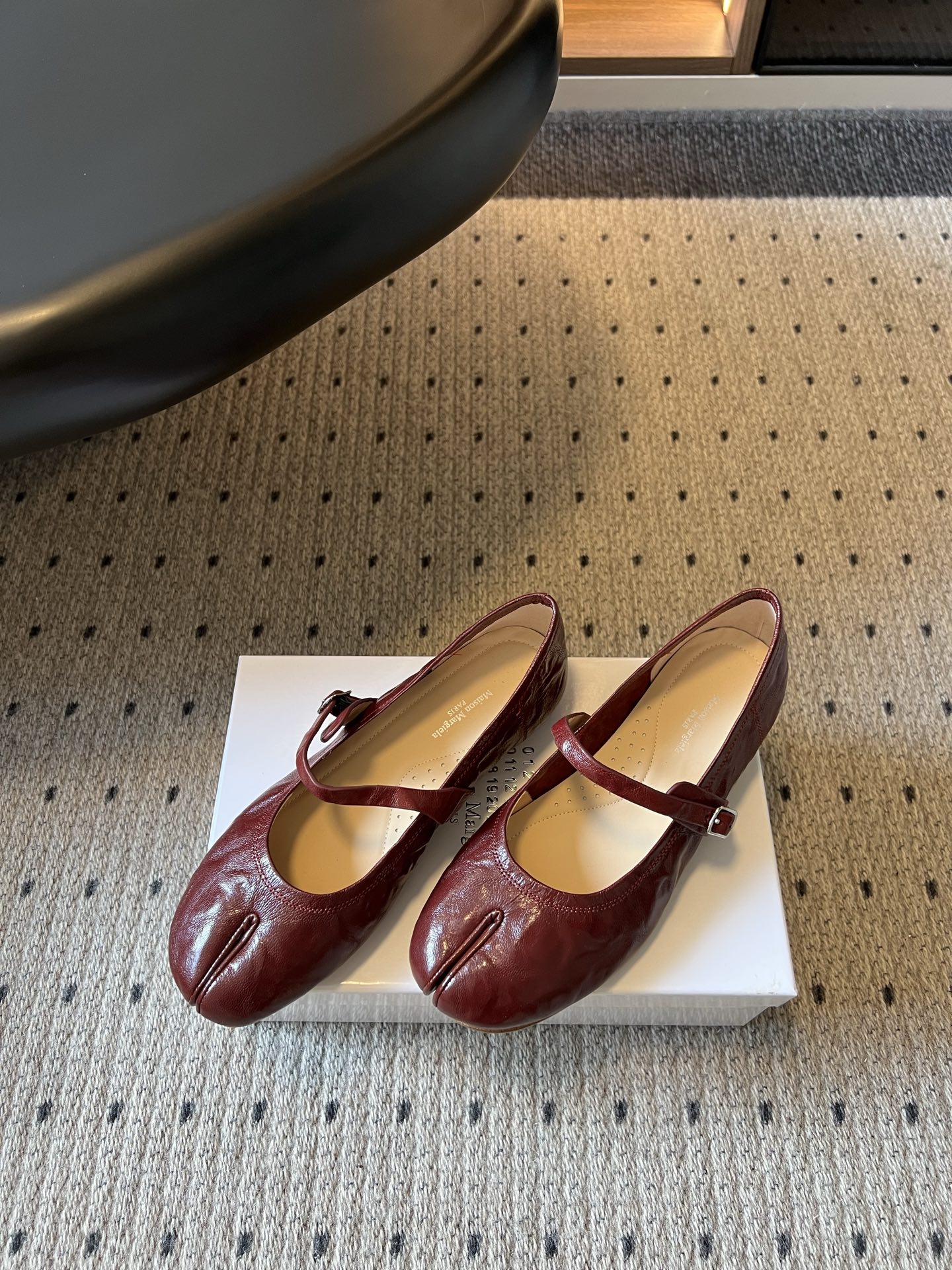 wsxc1783705115125_1 Maison Margiel*26ss Summer New Collection – Split Toe Mary Jane Shoes. - 图片 10