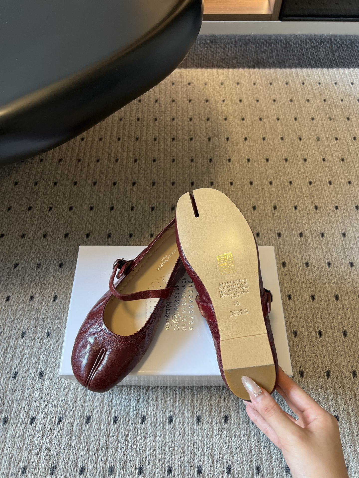 wsxc1783705115125_2 Maison Margiel*26ss Summer New Collection – Split Toe Mary Jane Shoes. - 图片 9