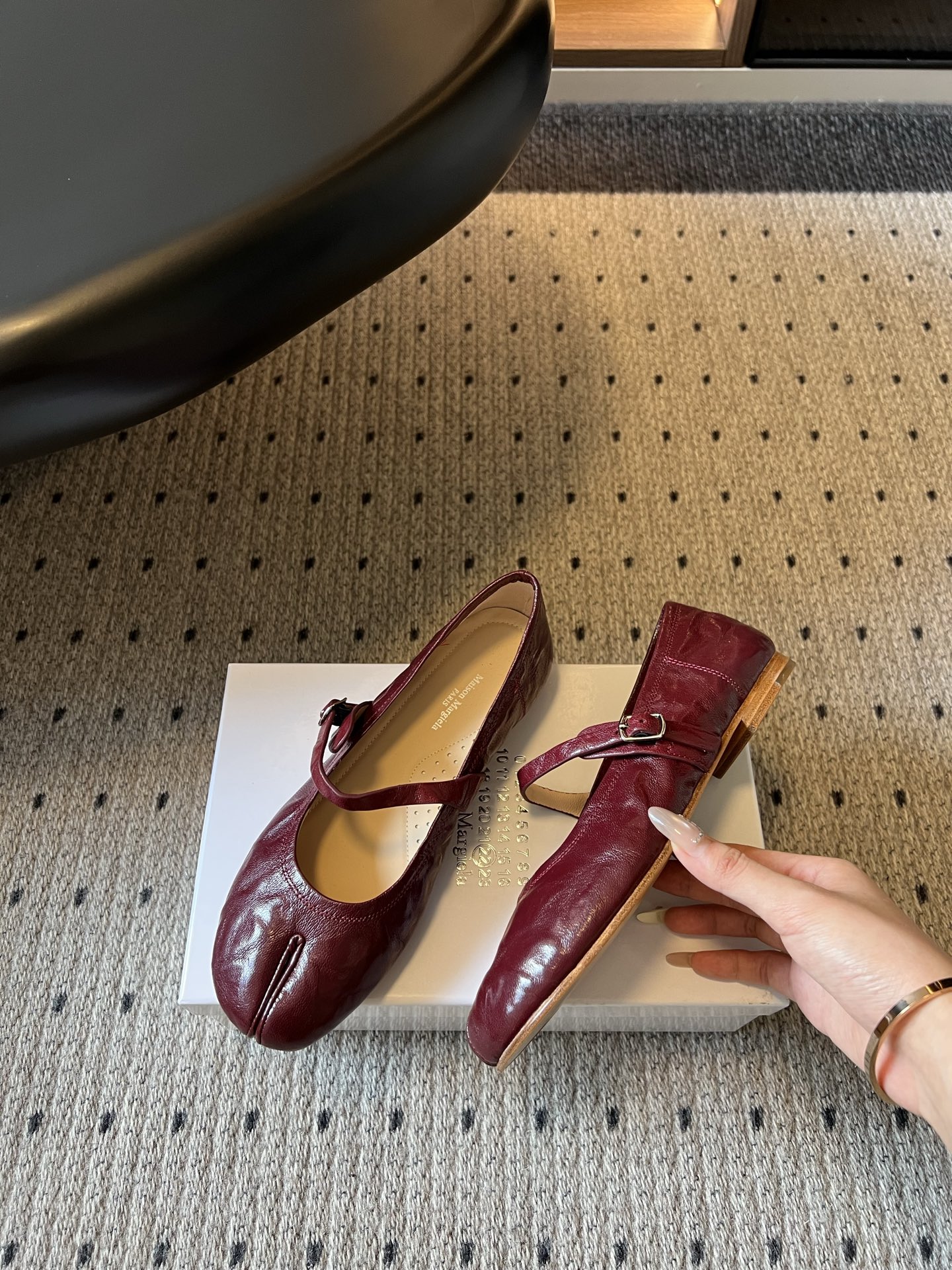 wsxc1783705115125_3 Maison Margiel*26ss Summer New Collection – Split Toe Mary Jane Shoes. - 图片 8