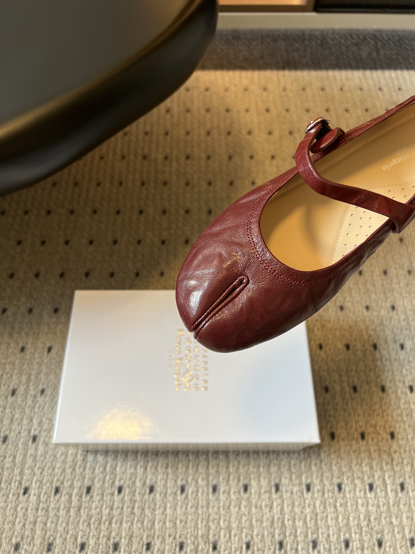 wsxc1783705115126_6 Maison Margiel*26ss Summer New Collection – Split Toe Mary Jane Shoes. - 图片 5