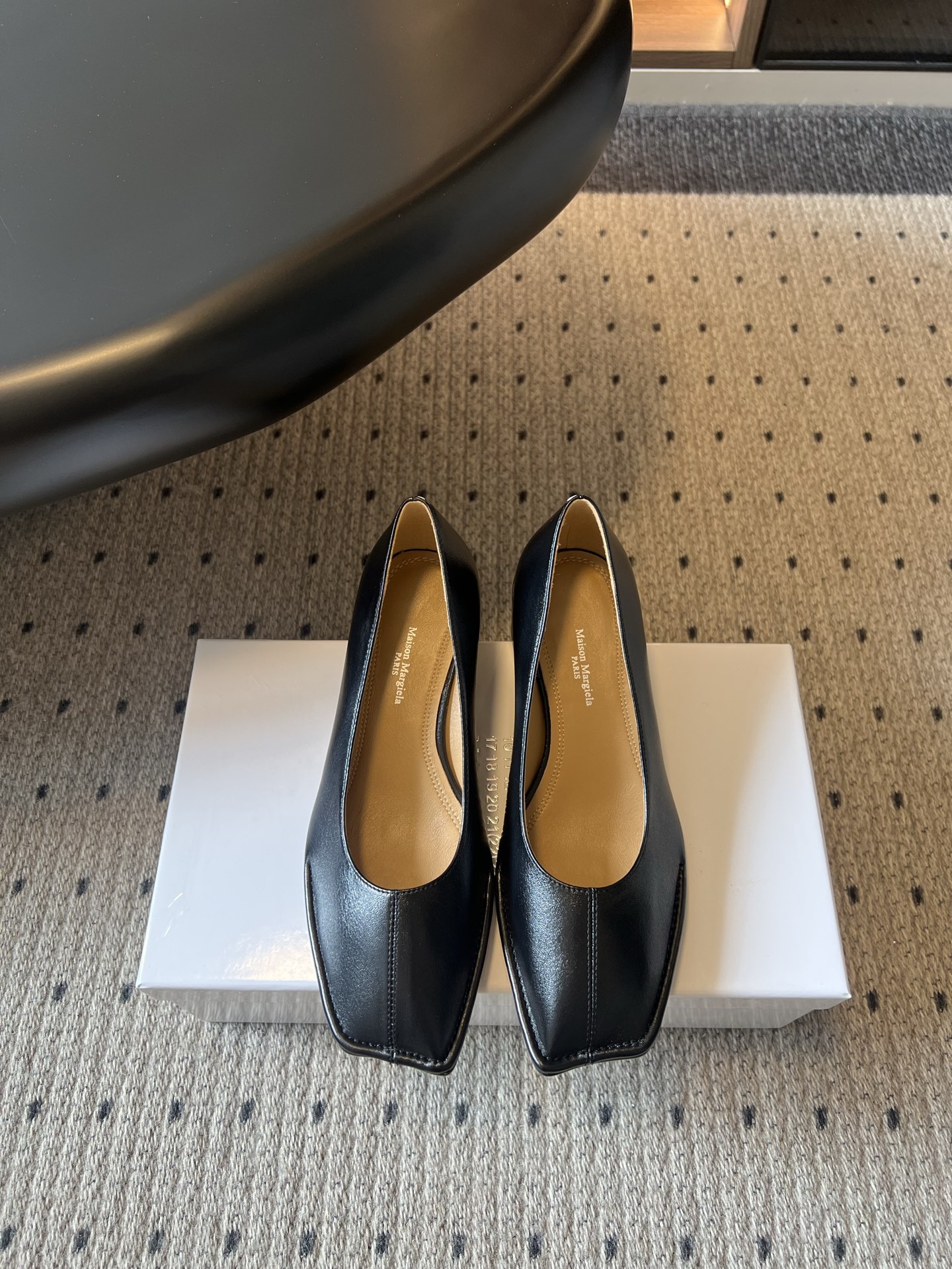 wsxc1783705311394_0 Maison Margiel*26ss summer new collection: square-toed, shallow-cut, low-heeled flats. - 图片 28