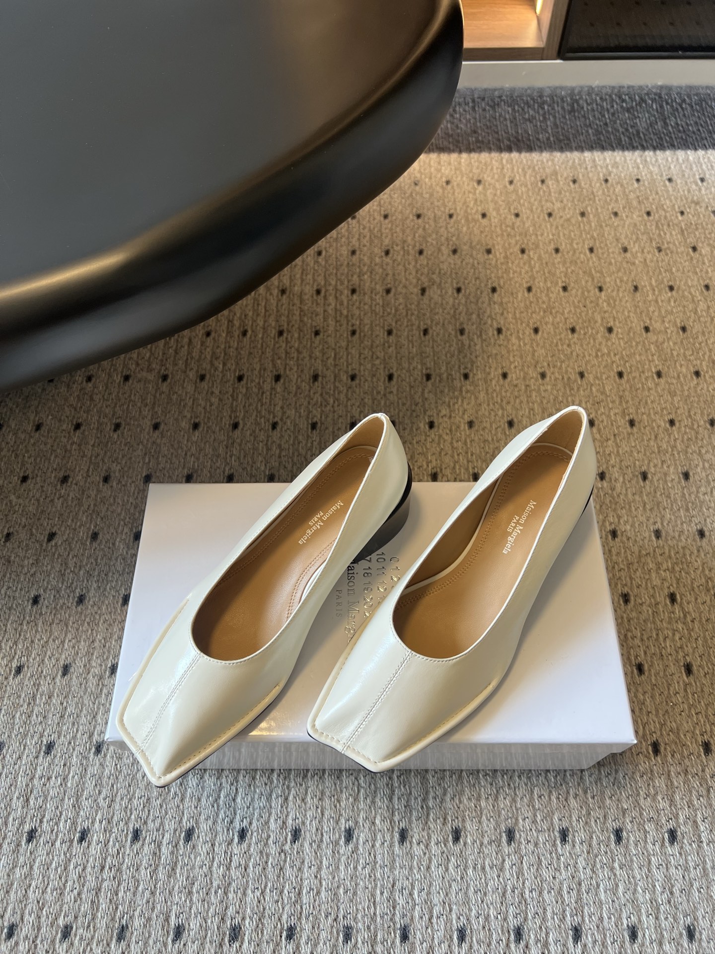 wsxc1783705312573_1 Maison Margiel*26ss summer new collection: square-toed, shallow-cut, low-heeled flats. - 图片 19