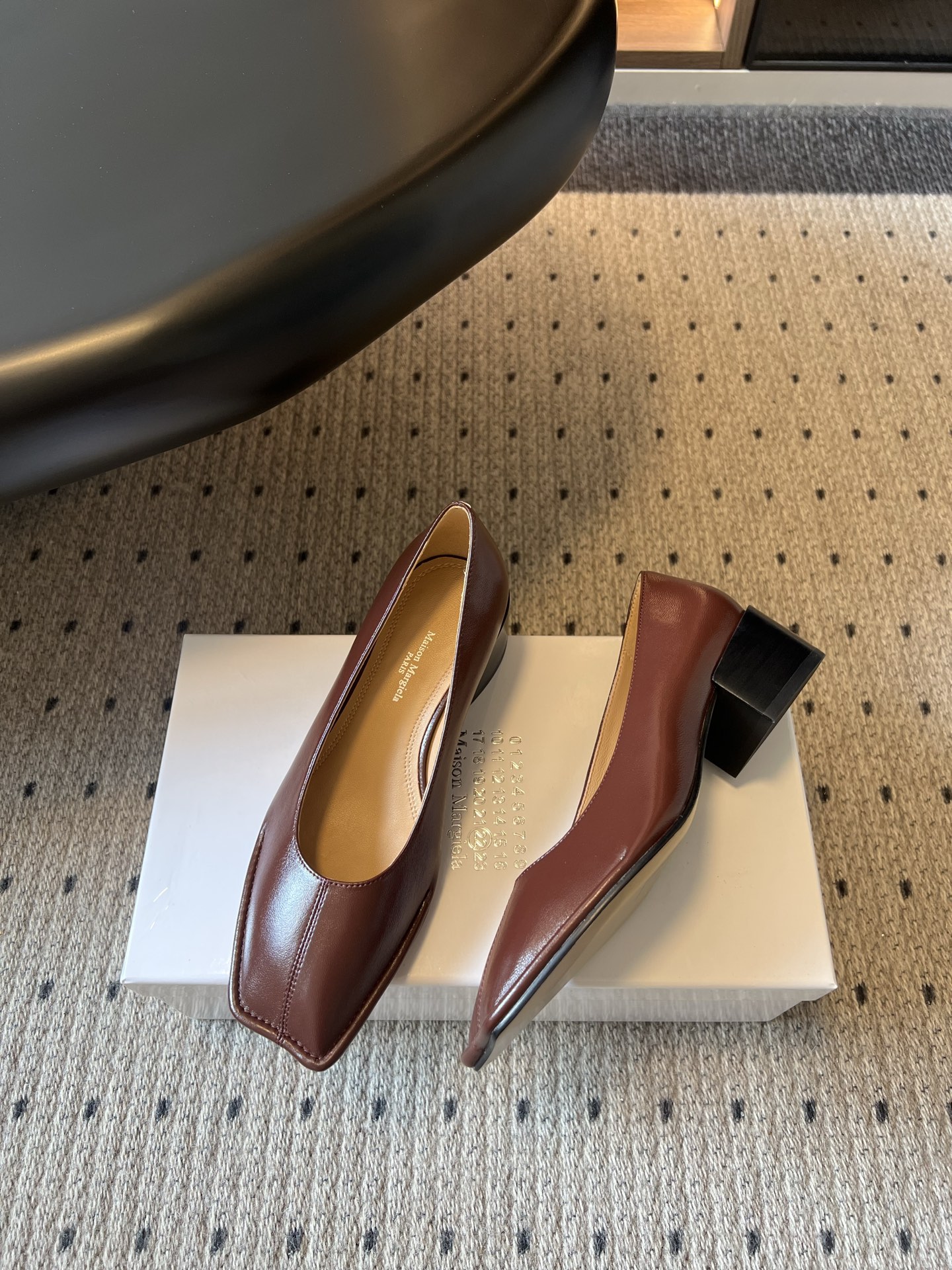wsxc1783705313661_3 Maison Margiel*26ss summer new collection: square-toed, shallow-cut, low-heeled flats. - 图片 7