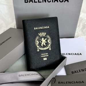 Ba1enciaga passport case – no ticket version.
