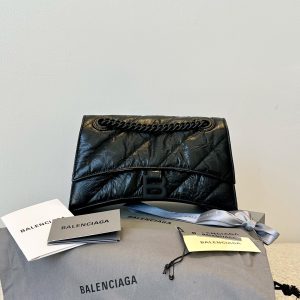 Ba1enciaga crush chain bag, black color, small size.