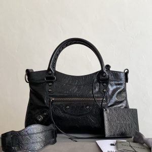 Ba1enciaga Le City First Underarm Motorcycle Bag Oil Wax Black.