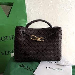 bv andiamo Eight-button briefcase, small size, chocolate color.