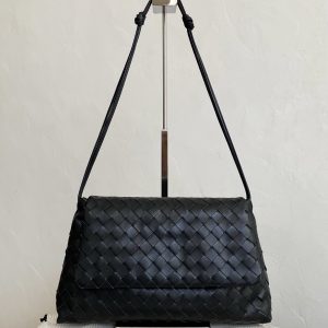 bv giorno flip-top bag with armhole closure, black.