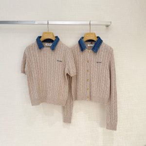 Miu Mi*26 Spring/Summer New Collection: Denim-Collared Knit Short-Sleeve Top