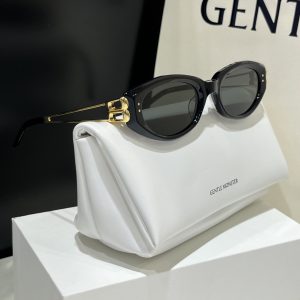 GM.Kunst sunglasses.