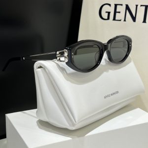 GM.Kunst sunglasses.