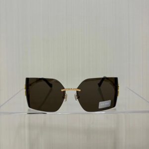 MIUMI*runway sunglasses.