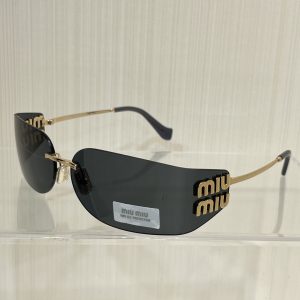 MIUMI*runway sunglasses.