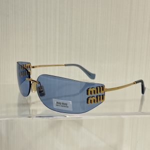 MIUMI*runway sunglasses.